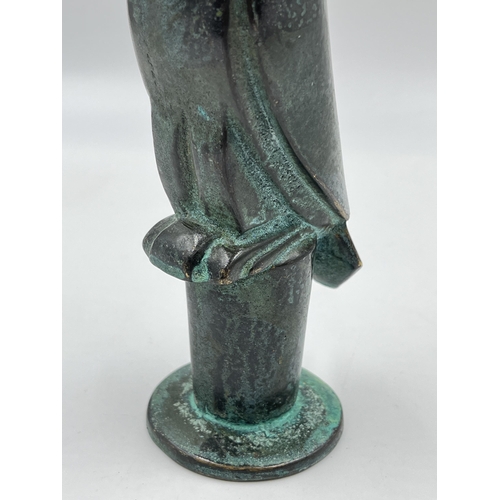 2353 - An antique bronze figurine in the form of a bird - approx. 15cm high