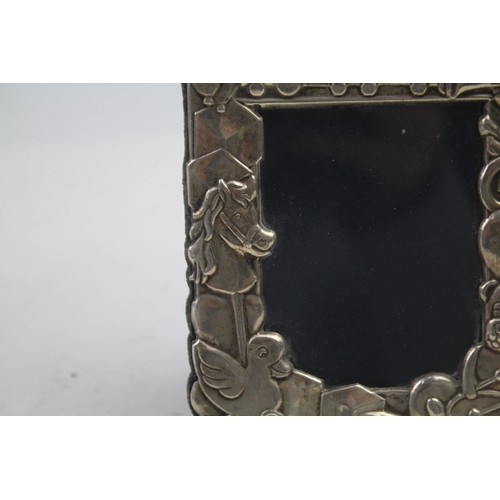 2153 - An R Carr Ltd. hallmarked Sheffield sterling silver photo frame - approx. gross weight 115g and 11.3... 