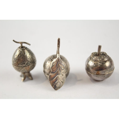 2167 - Three stamped .950 and .999 continental silver trinket boxes - approx. gross weight 12g