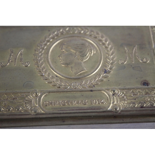 2195 - A WWI brass Princess Mary Christmas tin