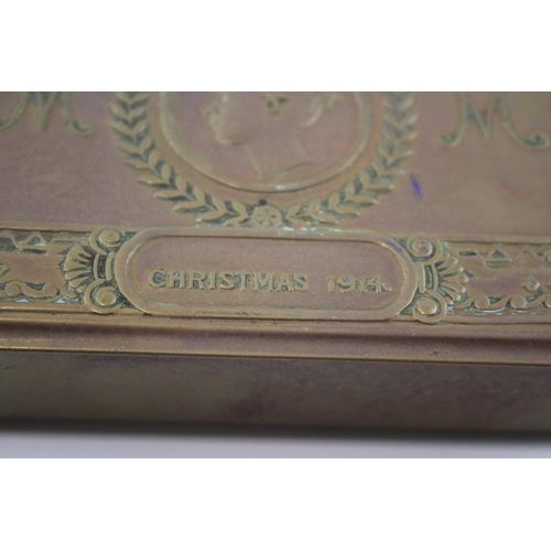 2196 - A WWI brass Princess Mary Christmas tin