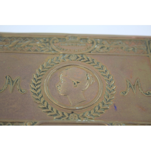 2196 - A WWI brass Princess Mary Christmas tin