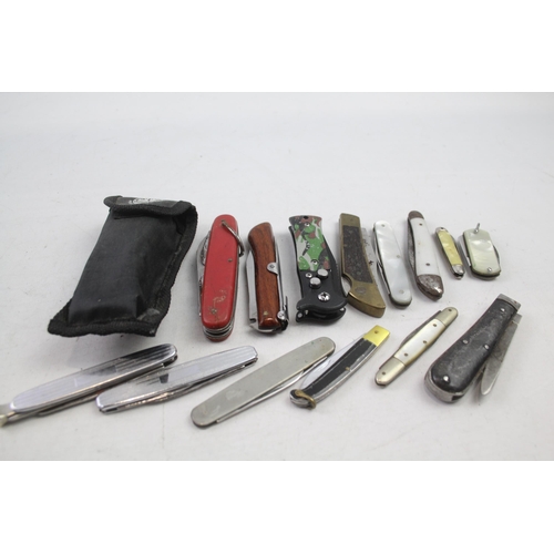 2204 - Fifteen vintage pocket knives