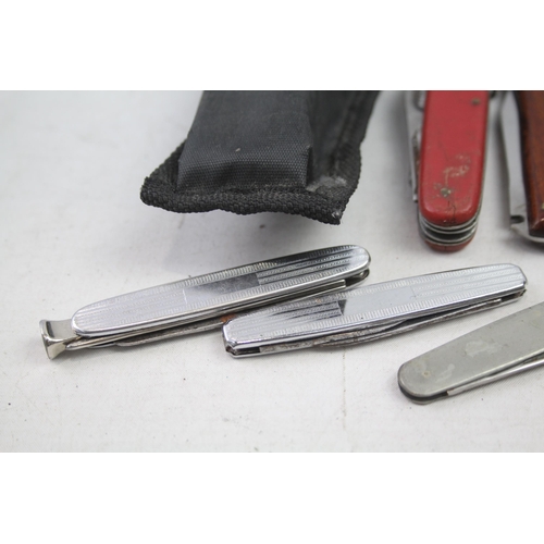 2204 - Fifteen vintage pocket knives