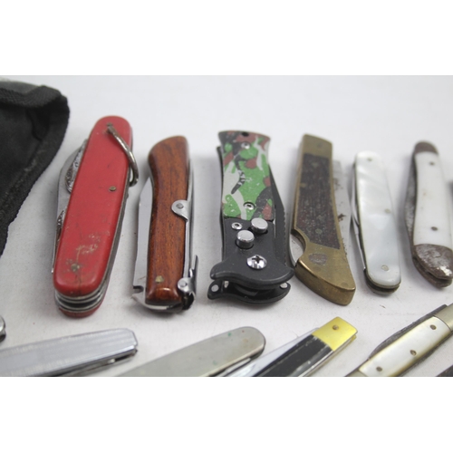 2204 - Fifteen vintage pocket knives