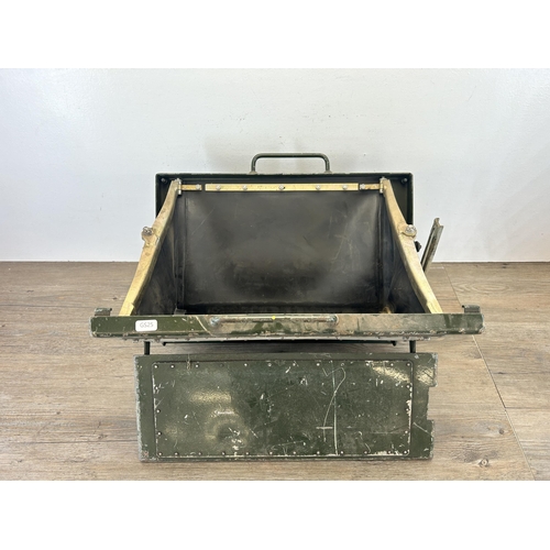 532 - A WWII green metal military folding camp toilet