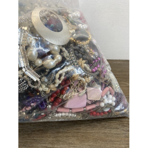 471 - Approx. 10kgs of assorted costume jewellery