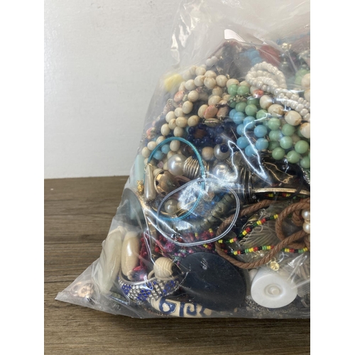 472 - Approx. 10kgs of assorted costume jewellery