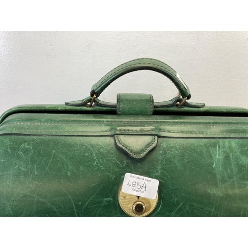 485A - A vintage green leather Gladstone bag