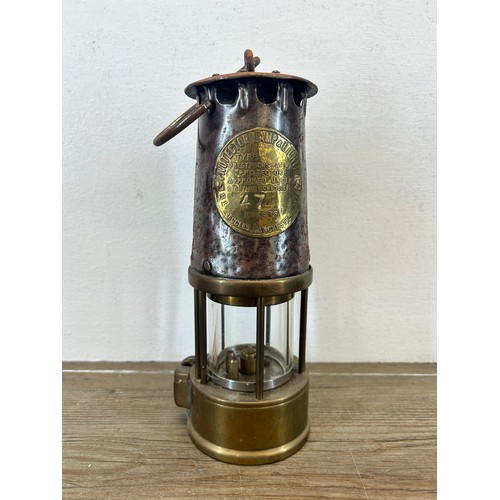 512 - A Protector Lamp & Lighting Co Ltd miners lamp - approx. 23cm high