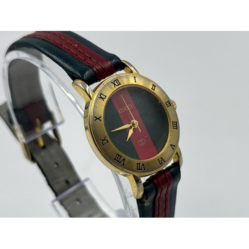 2113 - A vintage Gucci quartz lady's wristwatch with Miyota movement