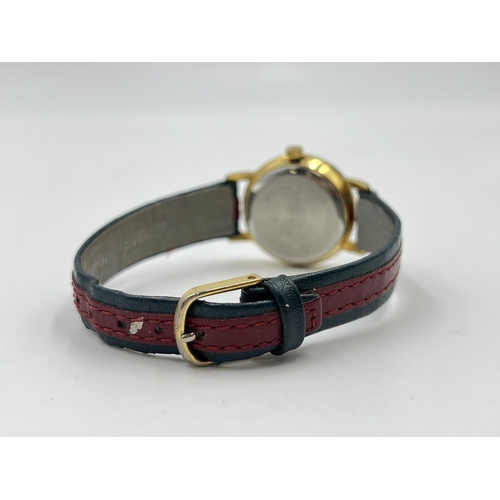 2113 - A vintage Gucci quartz lady's wristwatch with Miyota movement
