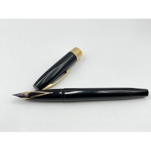 2194A - A Sheaffer fountain pen with 14ct gold nib