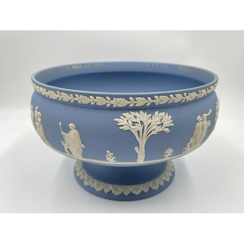 287 - A Wedgwood pale blue Jasperware pedestal bowl with presentation inscription to inner rim - approx. 1... 