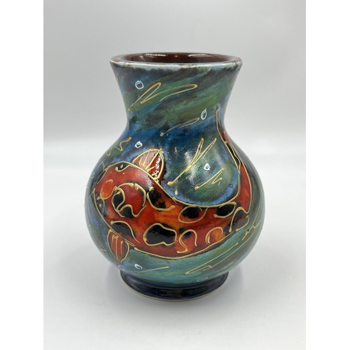 320 - An Anita Harris Art Pottery Koi Carp vase - approx. 15cm high