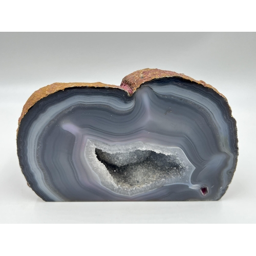 333 - A natural polish agate crystal geode rock - approx. 14cm high x 20cm wide