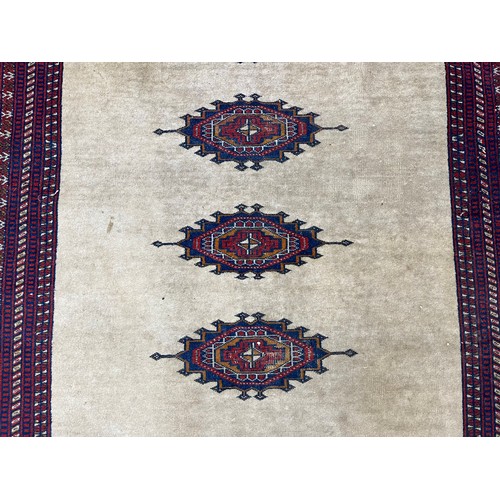 207 - A mid/late 20th century Persian machine woven rug - approx. 186cm x 140cm