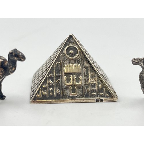 2156 - Three vintage hallmarked .850 and .925 silver novelty Egyptian ornaments - approx. gross weight 30g