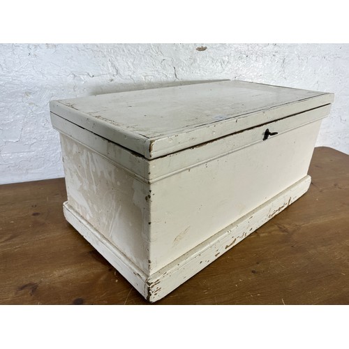 219 - A Victorian white painted pine blanket box - approx. 37cm high x 77cm wide x 40cm deep