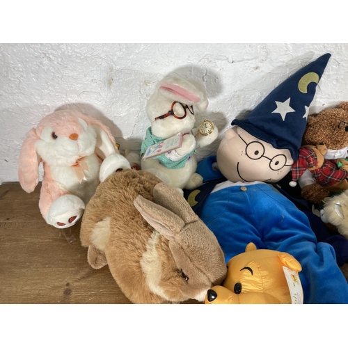 487 - A large collection of soft toys