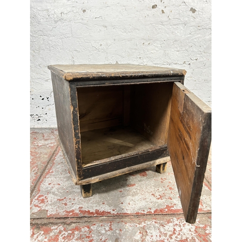 181 - An antique ebonized pine single door cabinet/meat safe with sheet metal top - approx. 48cm high x 46... 