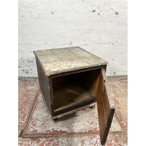 181 - An antique ebonized pine single door cabinet/meat safe with sheet metal top - approx. 48cm high x 46... 