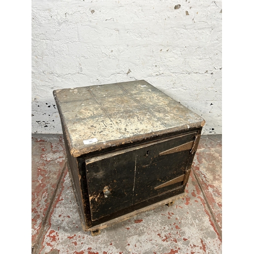 181 - An antique ebonized pine single door cabinet/meat safe with sheet metal top - approx. 48cm high x 46... 