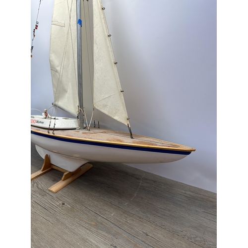 509 - A Delphin 1083 remote control sailing yacht