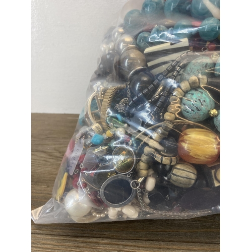 521 - Approx. 10kg of assorted costume jewellery