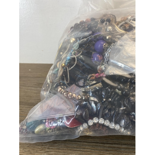 522 - Approx. 10kg of assorted costume jewellery