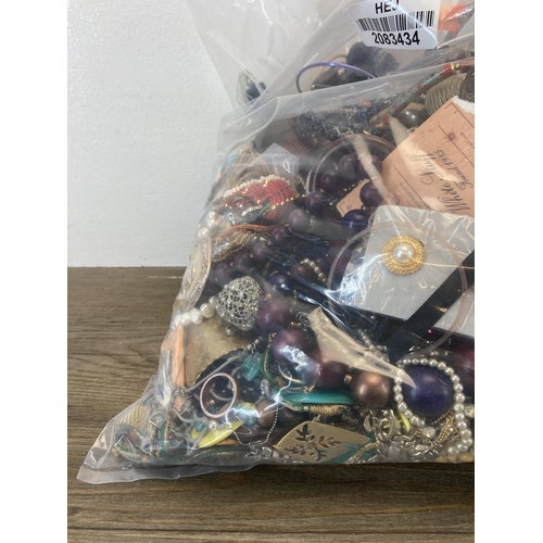 532 - Approx. 10kg of assorted costume jewellery