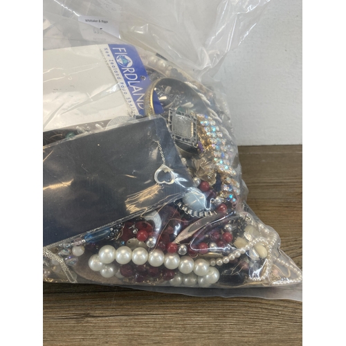 535 - Approx. 10kg of assorted costume jewellery