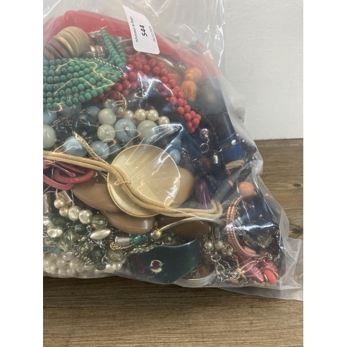 544 - Approx. 10kg of assorted costume jewellery