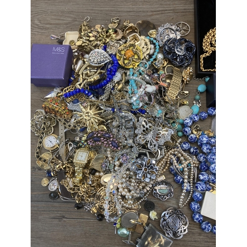 548 - A collection of costume jewellery