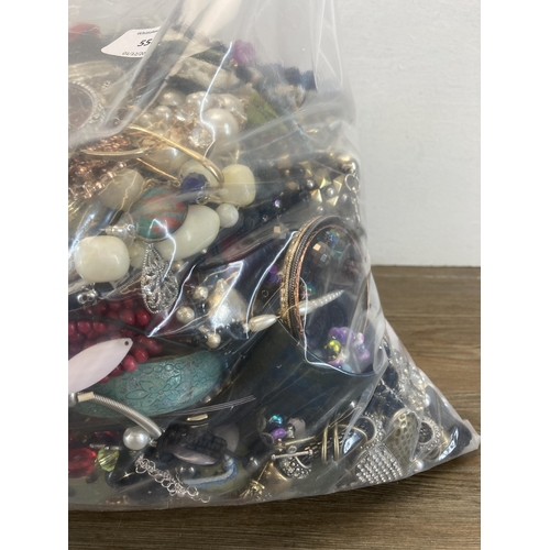 554 - Approx. 10kg of costume jewellery