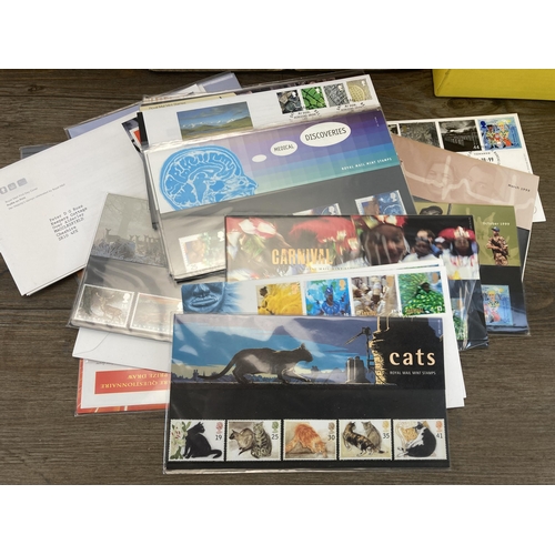 572 - A large collection of Great British first day covers