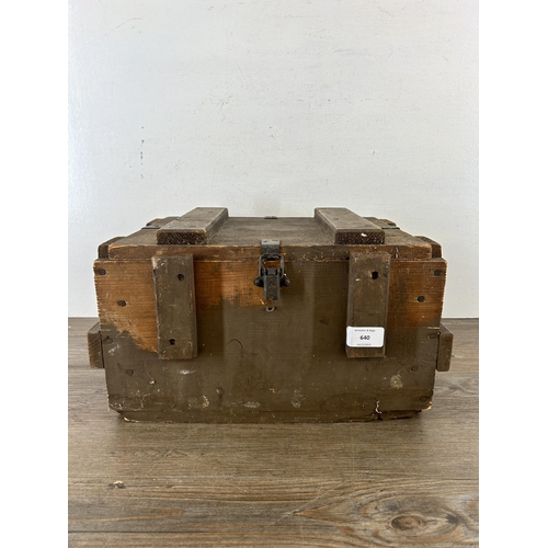 640 - A 1944 FP & Co. military issue pine ammunition box