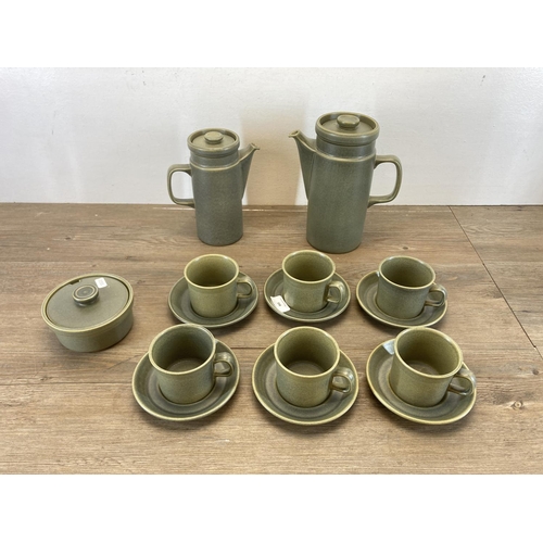 398 - A Wedgwood Greenwood fifteen piece tea and coffee set