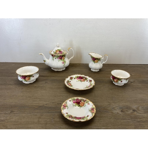 401 - A collection of Royal Albert Old Country Roses fine bone china