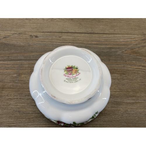 401 - A collection of Royal Albert Old Country Roses fine bone china