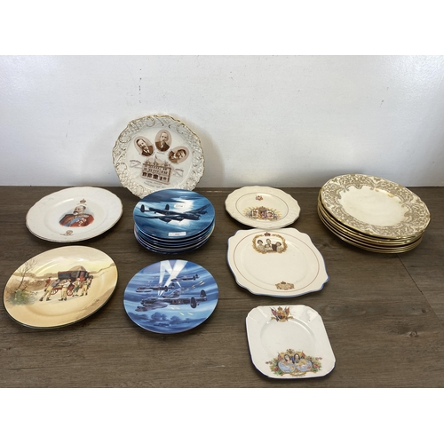 443 - A quantity of collector's plates to include Royal Doulton Coaching Scenes, Royal Worcester aviation,... 