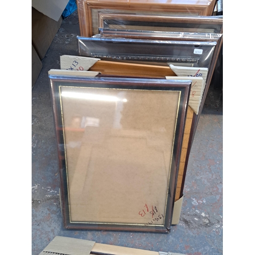 988 - A large collection of various picture frames