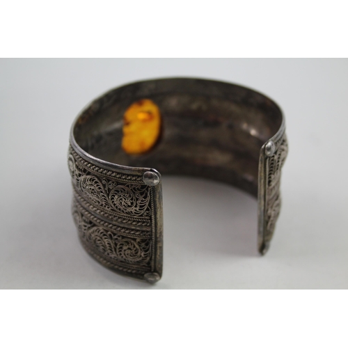 2117 - A silver amber set cuff bangle - approx. gross weight 75g