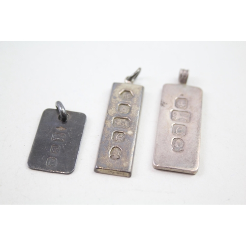 2121 - Three hallmarked .925 silver ingots, two Jubilee 1977 and one other - approx. gross weight 39g