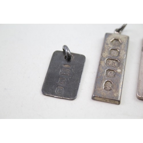 2121 - Three hallmarked .925 silver ingots, two Jubilee 1977 and one other - approx. gross weight 39g