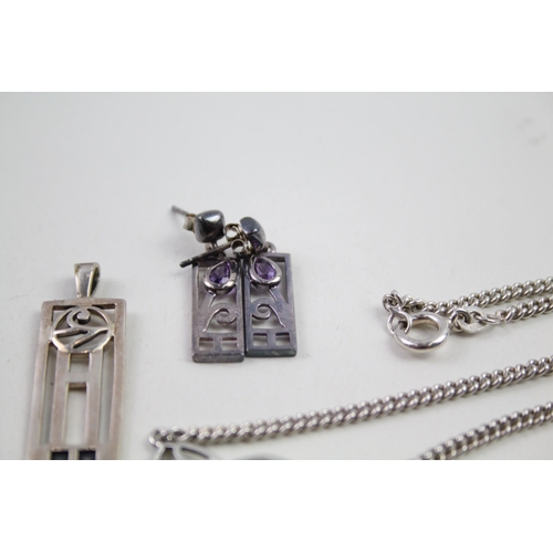 2123 - A collection of silver Celtic design jewellery - approx. gross weight 23g