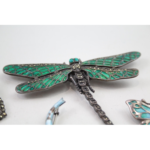 2125 - Four silver brooches to include guilloche enamel dragonfly etc. - approx. gross weight 42g