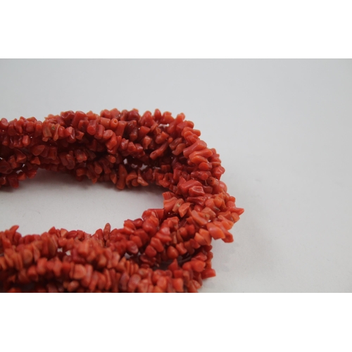 2135 - An antique coral necklace with ornate clasp - approx. gross weight 108g