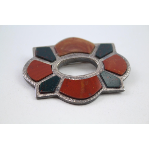 2139 - Two Victorian silver Scottish revival brooches to include bloodstone, carnelian etc. - approx. gross... 