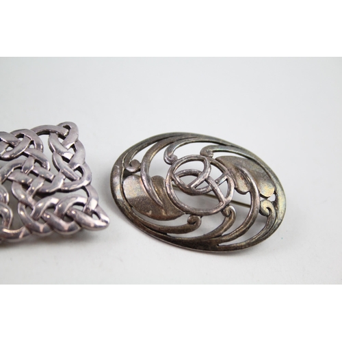 2158 - Four silver Celtic brooches - approx. gross weight 28g